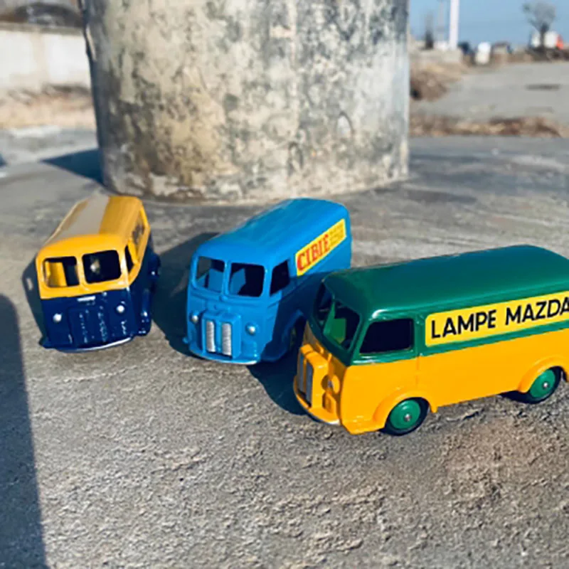 Party Games Bus - 1:64 Scale Dinky Toys Alloy 25B
