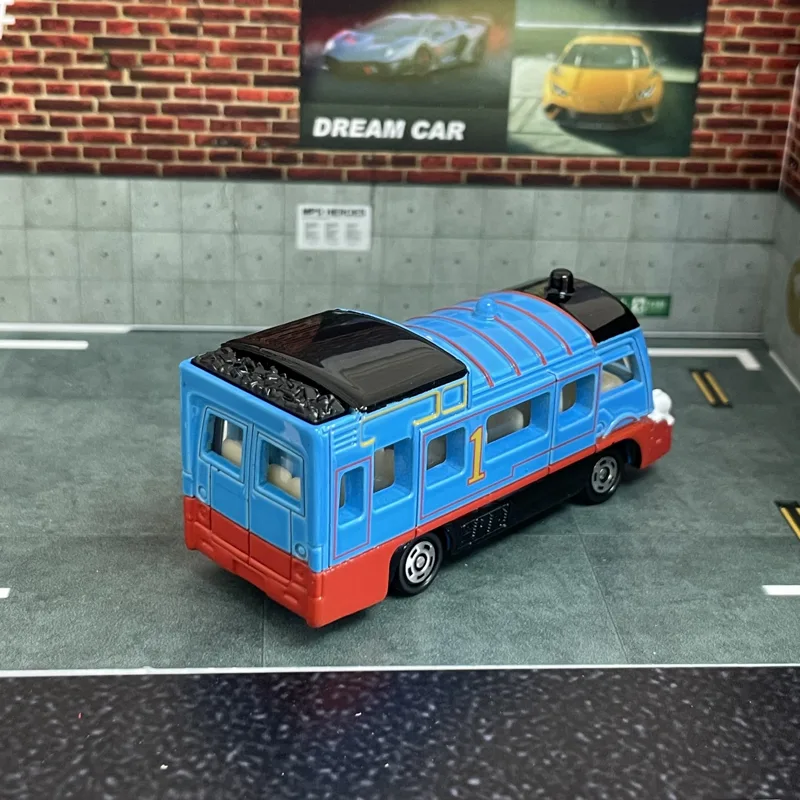 Takara Tomy Dream Tomica No.15 - огляд і ціна Party Games Bus