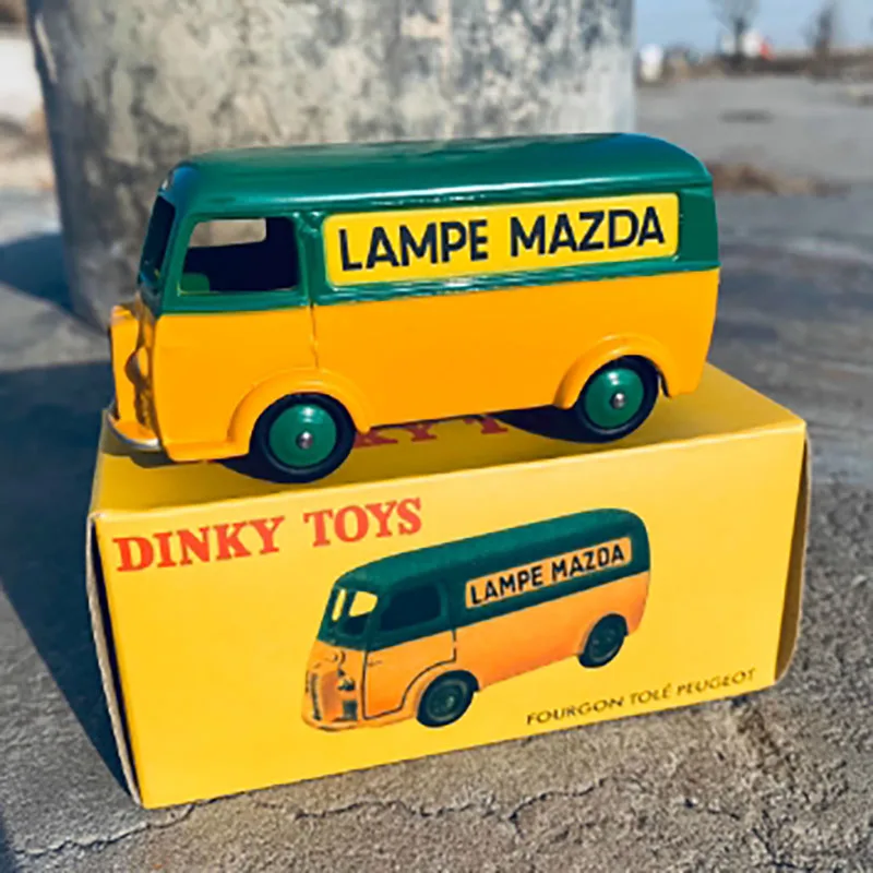 1:64 Scale Dinky Toys Alloy 25 - огляд і ціна Party Games Bus
